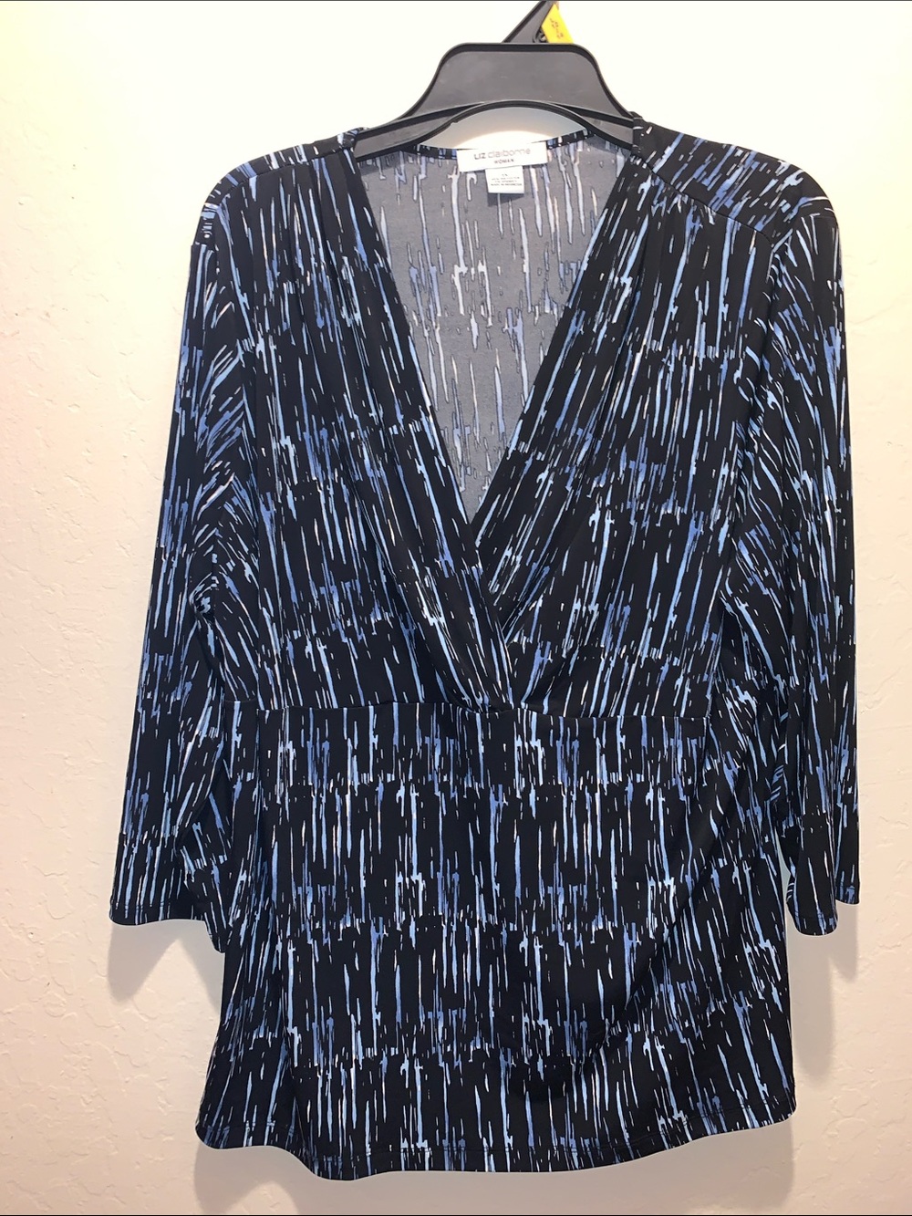 Liz Claiborne Black and Light Blue V-Neck 3/4 Sleeve Blouse